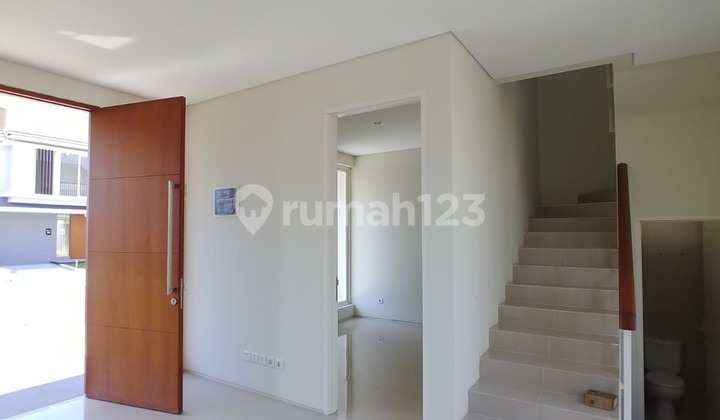 Rumah Murah 2 Lantai ROW 4 Mobil di Northwest Park Citraland 2