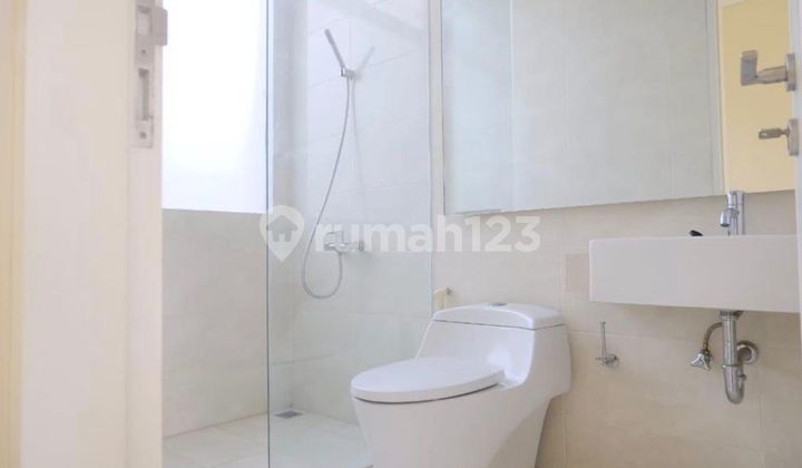 Rumah 2 Lantai Mewah Murah Di Grand Pakuwon 2