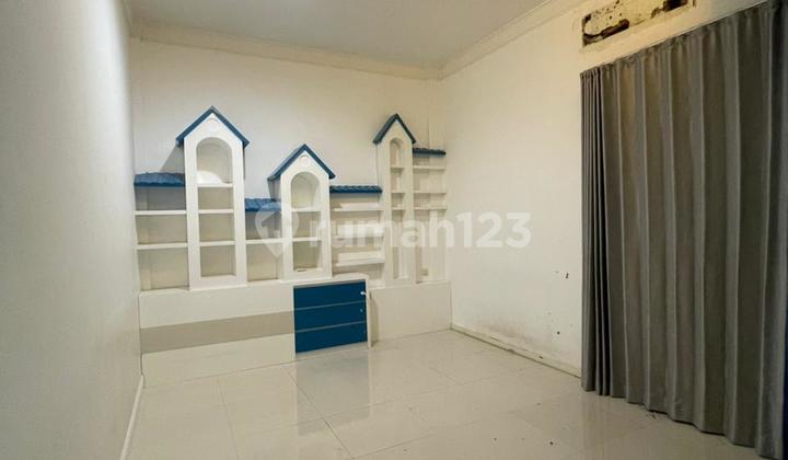 Luxurious Minimalist 3-Story House in Araya 1, East Surabaya 2