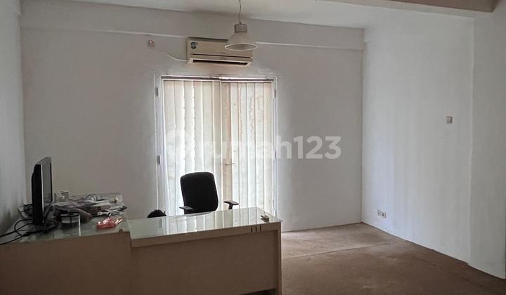 For Quick Sale: 3-Story Shop House in Klampis Sukolilo Semolo 2