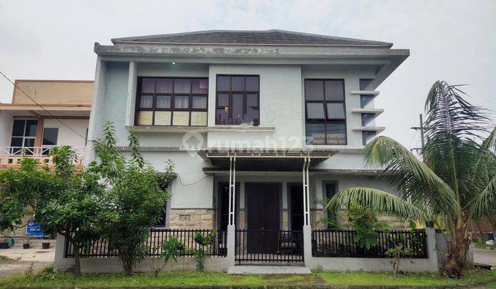 2 menit dr masjid agung Al-Akbar. Cocok usaha/kantor @gayungsari 2