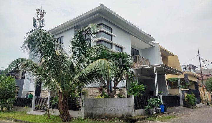 2 menit dr masjid agung Al-Akbar. Cocok usaha/kantor @gayungsari 1