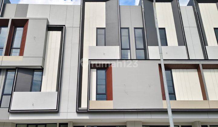 Disewakan Ruko Baru District 9 Citraland Dekat Wiyung 1