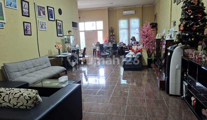 For Sale Active Business Premises in Dharmahusada, Strategic Location