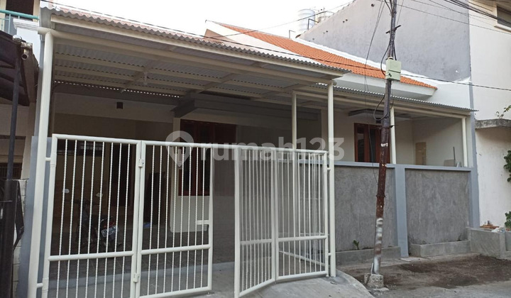 For Rent Nice House Ready to occupy in Manyar Tirtoyoso