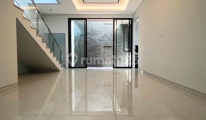 New Gress Minimalist Luxury 2 Floors in Woodland Citraland Empty