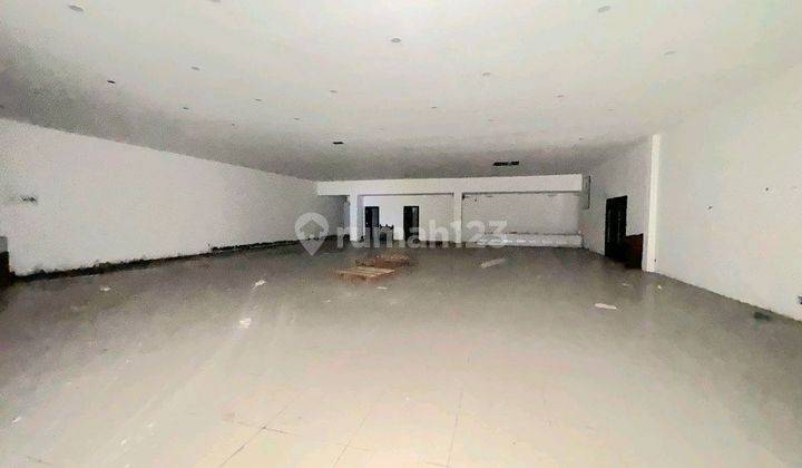 Gedung Luas 2000m2 Parkir Besar Di Sunset Road Kuta 2