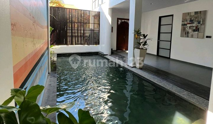 6 Kamar Tidur Villa Modern Jalan Kaki ke Pantai Sanur