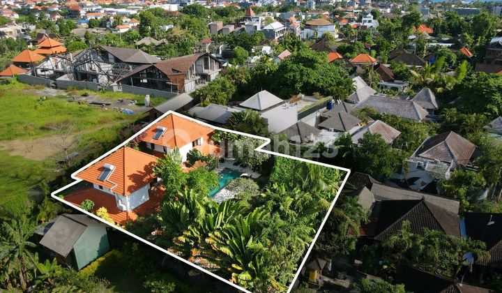 Artistic Villa Walking Distance To Pererenan Beach Artistic Villa Walking Distance To Pererenan Beach