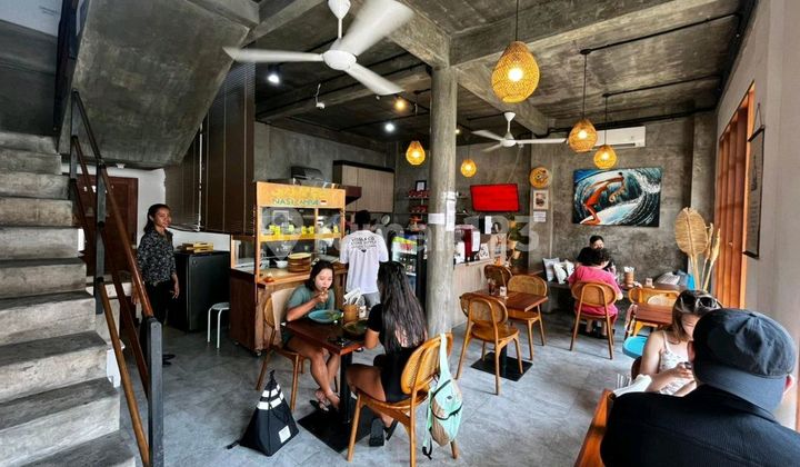 Kafe dan Ruang Kantor Hanya 200 Meter ke Pantai Kuta