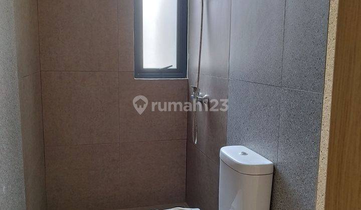 Rumah Cantik Full Furnished 2 Lantai Di Bsd City  16
