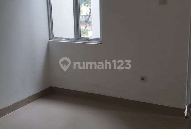 Rumah 2 Lantai Kawasan Perkotaan Rame 2