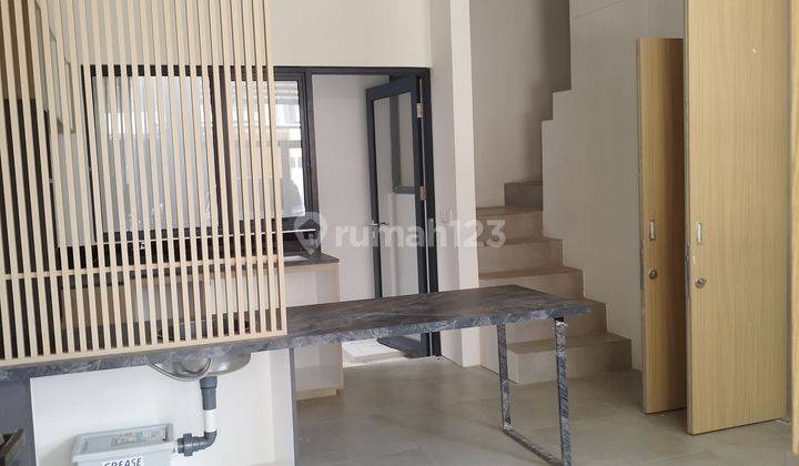 Rumah Cantik Full Furnished 2 Lantai Di Bsd City  20