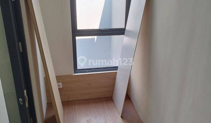 Rumah Cantik Full Furnished 2 Lantai Di Bsd City  12