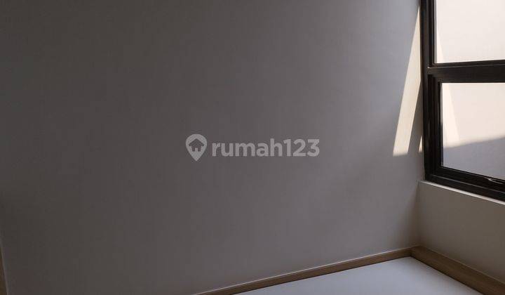 Rumah Cantik Full Furnished 2 Lantai Di Bsd City  14