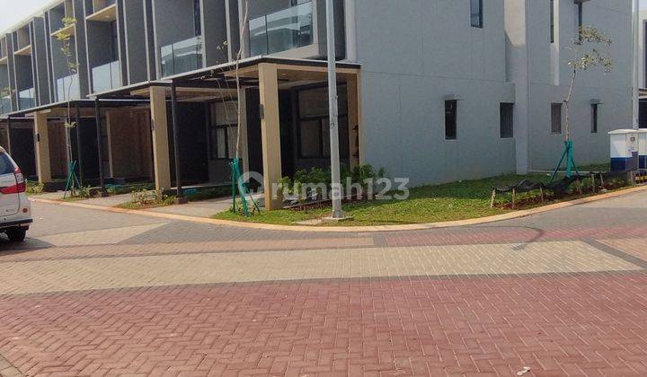 Rumah Cantik Full Furnished 2 Lantai Di Bsd City  3
