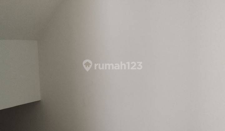 Rumah Cantik Full Furnished 2 Lantai Di Bsd City  22