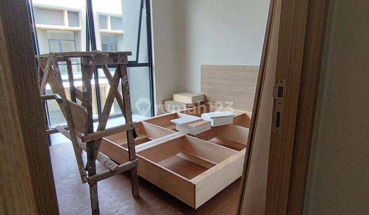 Rumah Cantik Full Furnished 2 Lantai Di Bsd City  8