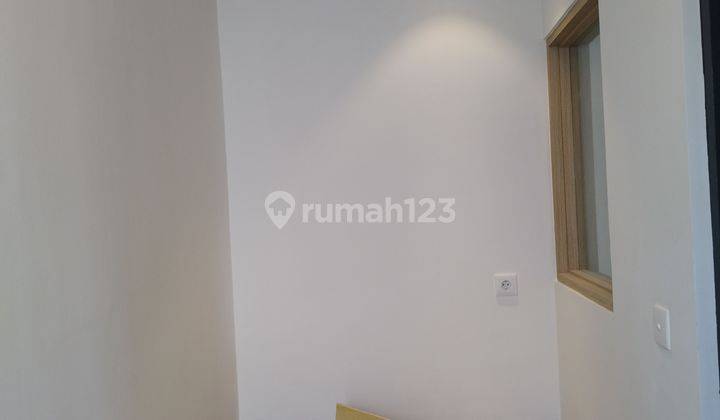 Rumah Cantik Full Furnished 2 Lantai Di Bsd City  6