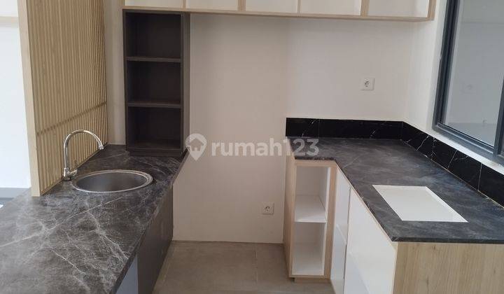Rumah Cantik Full Furnished 2 Lantai Di Bsd City  19
