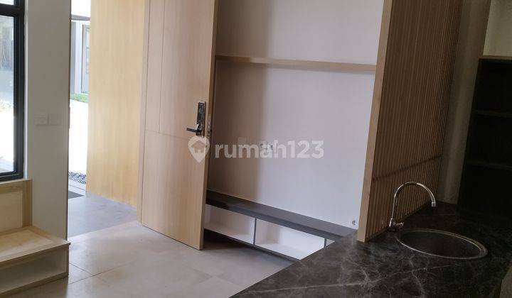 Rumah Cantik Full Furnished 2 Lantai Di Bsd City  18