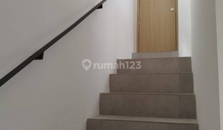 Rumah Cantik Full Furnished 2 Lantai Di Bsd City  17