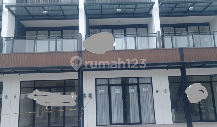 Disewakan Ruko Hampton 3 Lantai Ada Gordyn & Ac Paramount Gading Serpong