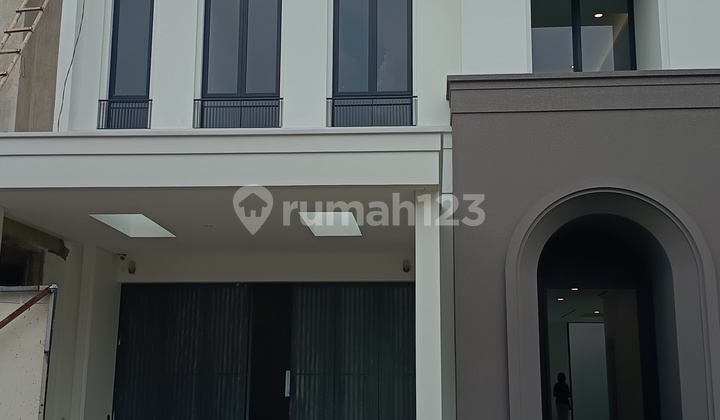 Rumah Mewah 2 Lantai Siap Huni di Alam Sutera