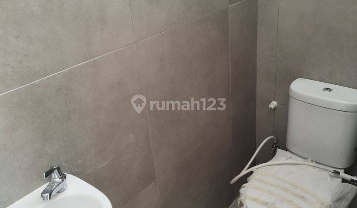Rumah Cantik Full Furnished 2 Lantai Di Bsd City  21