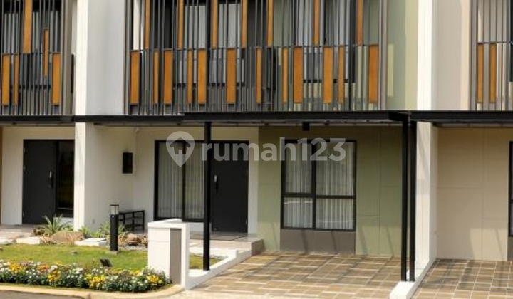 Dijual Rumah Cantik Strozzi Attic Room Summarecon Gading Serpong