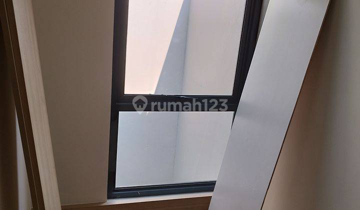 Rumah Cantik Full Furnished 2 Lantai Di Bsd City  13