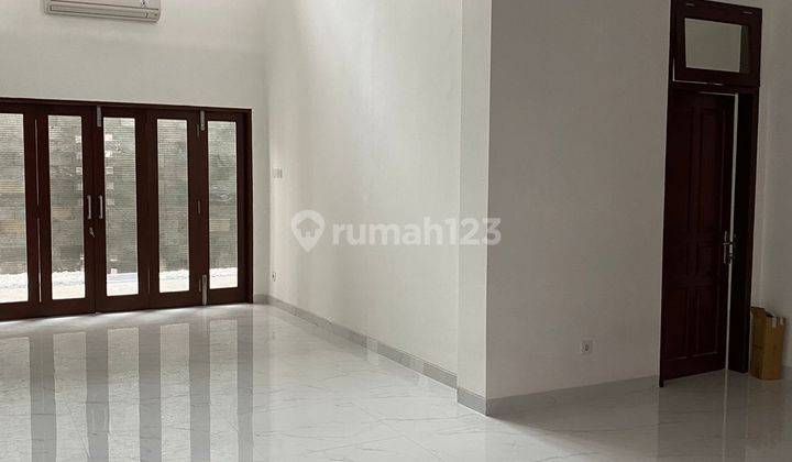 Jual Murah Rumah Kebayoran Baru 2 Lantai Bagus Semi Furnished Shm Di Jalan Mendawai, Jakarta Selatan 2