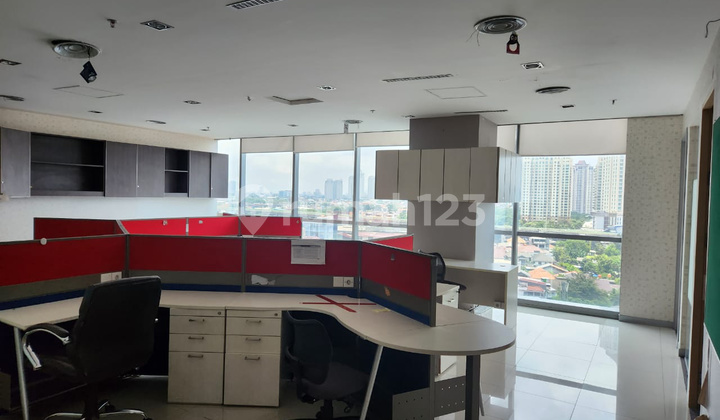 Sewa Kantor Di Gandaria Office 8, Jakarta Selatan 1