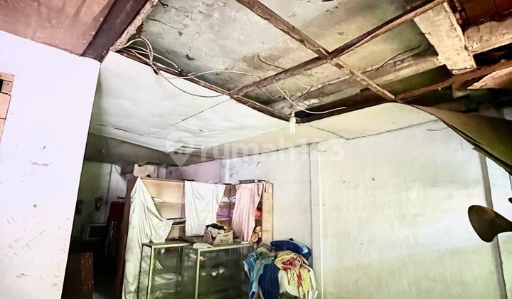 Cheap Old House Menteng Situbondo 2