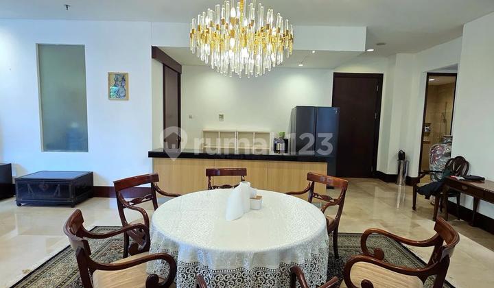 Apartment Feels Like Home with Its Own Yard, Corner Unit Location Extremely Private, Spacious & Comfortable, View Guaranteed Rent. 2