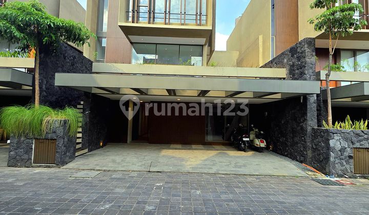 Rumah Nuansa Tropikal Di Kemang Dalam Town House Bebas Banjir Siap Huni Lihat Jamin Beli