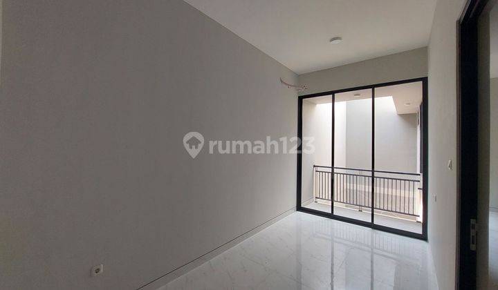 Dijual Rumah Baru Manyar Kertoadi Surabaya 2