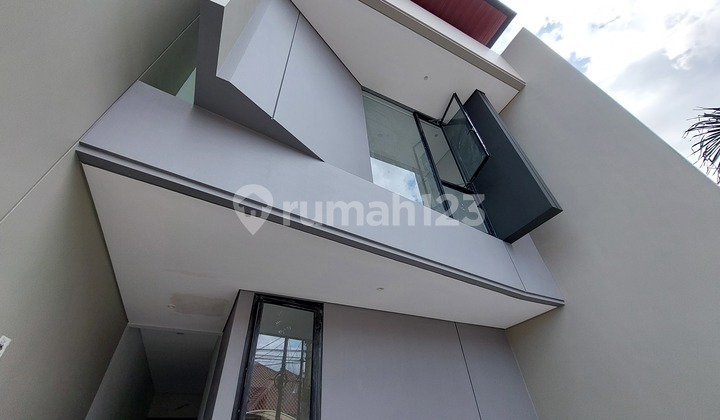 Dijual Rumah Baru Mulyosari Utara Surabaya Gress 2