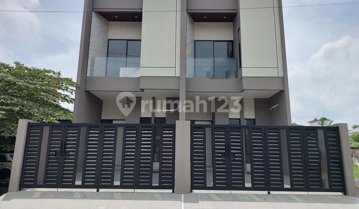 Dijual Rumah Baru Tenggilis Mejoyo Selatan Surabaya Dijual Rumah Baru Tenggilis Mejoyo Selatan Surabaya