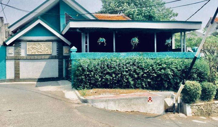 Dijual cepat rumah rapi siap huni di Meruya Selatan 1