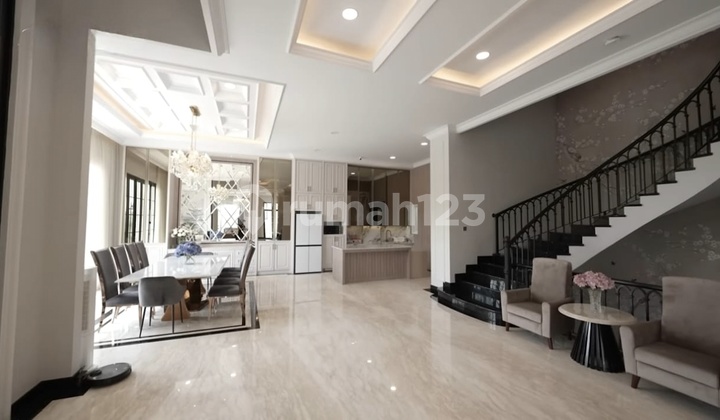 Dijual Rumah Super Mewah Full Furnished di Golf Island Pik 2