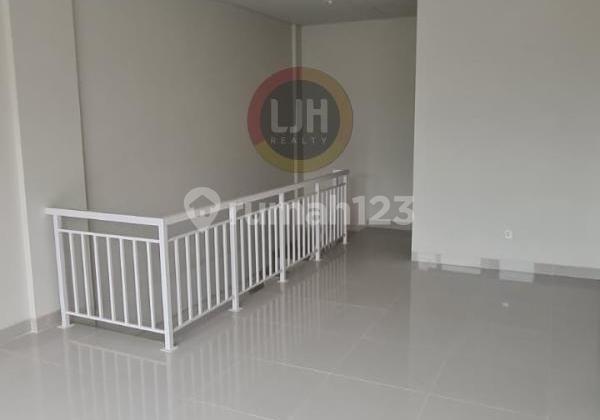 Disewakan Ruko Avenix 2 Lantai di BSD City Dekat Universitas Atmajaya Disewakan Ruko Avenix 2 Lantai di BSD City Dekat Universitas Atmajaya