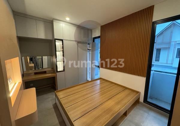 Disewakan Rumah Yuticha BSD City Dekat Akses Tol BSD 2