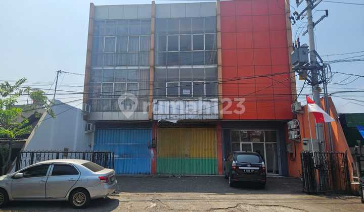 JUST SUPER CHEAP Katamso Brigjen 3-Story Shop House in Waru Sidoarjo with SHM, Facing Main Road, Suitable for Offices, Banks, BPR, Leasing, etc. JUST SUPER CHEAP Katamso Brigjen 3-Story Shop House in Waru Sidoarjo with SHM, Facing Main Road, Suitable for Offices, Banks, BPR, Leasing, etc.