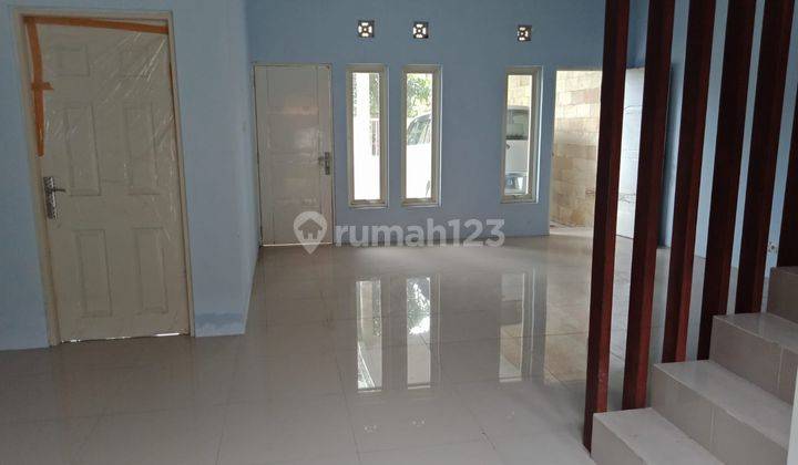 DEKAT GATE MASUK Rumah Minimalis 2 Lantai Putri Juanda Sidoarjo 2