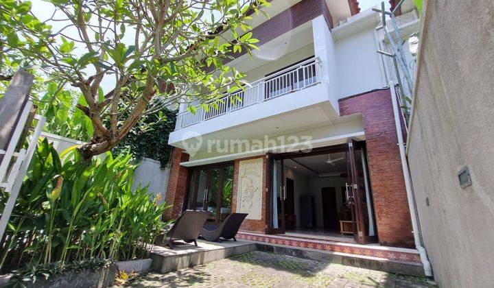 Good Location 3 Bedrooms Villa Near Canggu 1