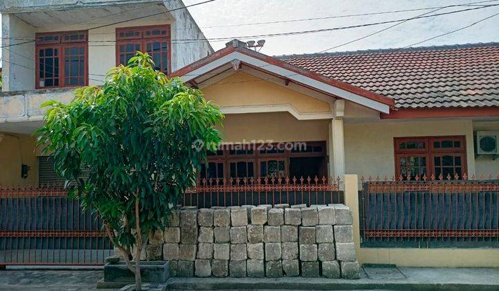 Pusat Kota Bagus Terawat Rumah 2 Lantai Ra Kartini Kebomas Gresik 1