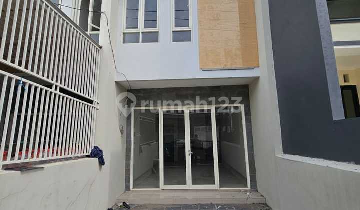KAWASAN PADAT PENDUDUK Rumah Tambak Medokan Rungkut Surabaya Timur Baru Gress 2Lt 800jtan Cocok Utk Usaha 1