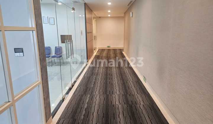 READY UNIT Disewakan Office Space Pakuwon Center TP5 Surabaya 201.5m2 Semi Furnished Sudah Ada Ruang Direktur & Meeting 2