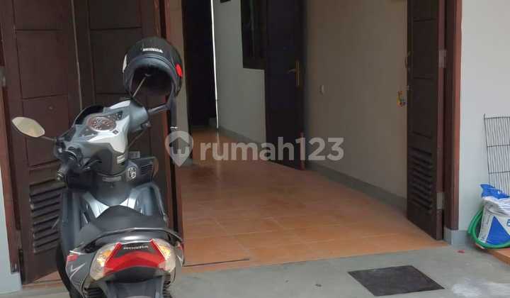 Cari Rumah Besar Dekat Ubaya dengan Banyak Kamar? Surabaya Selatan 2